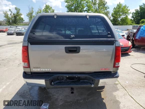2008 GMC Sierra 1500 Work Truck z VIN 1GTEC14C78E131674, wystawiony jako Copart lot #59882414 z przebiegiem 222 102 mil mil oraz Szkoda całkowita • Salvage title. Historia ofert i sprzedaży dostępna na DreamBid. Obrazek 6.