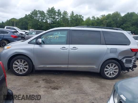 2017 Toyota Sienna LE с VIN 5TDJZ3DC8HS184113, выставлен на аукционе IAAI как лот 43153189 с пробегом 100 814 миль миль и . История ставок и продаж доступна на DreamBid. Изображение 14.