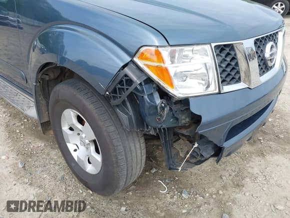 2005 Nissan Pathfinder LE z VIN 5N1AR18UX5C745525, wystawiony jako IAAI lot #42041750 z przebiegiem 258 684 mil mil oraz . Historia ofert i sprzedaży dostępna na DreamBid. Obrazek 17.