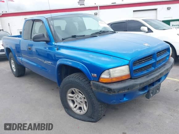 1998 Dodge Dakota SLT with VIN 1B7GG22Y5WS615441, listed as a IAAI auction lot 43046552 with 168,033 mi miles and . Bid and sale history available at DreamBid. Image 1.