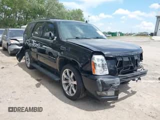 2013 Cadillac Escalade Premium z VIN 1GYS4CEF7DR229735, wystawiony jako IAAI lot #42602998 z przebiegiem 161 595 mil mil oraz . Historia ofert i sprzedaży dostępna na DreamBid. Obrazek 1.