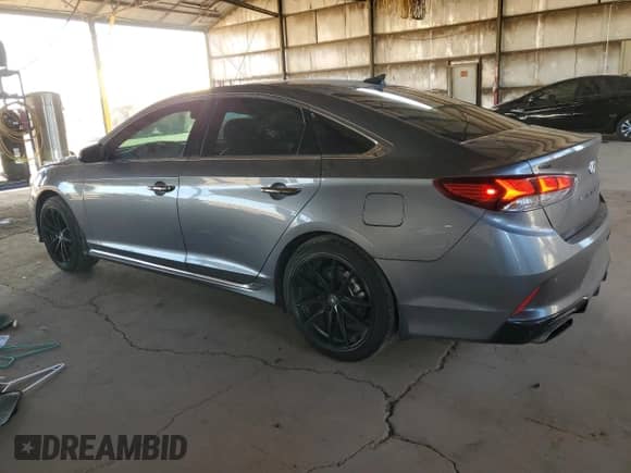 2018 Hyundai Sonata Limited Plus с VIN 5NPE34AB1JH710498, выставлен на аукционе Copart как лот 86868134 с пробегом 70 173 миль миль и Списание • Salvage title. История ставок и продаж доступна на DreamBid. Изображение 2.