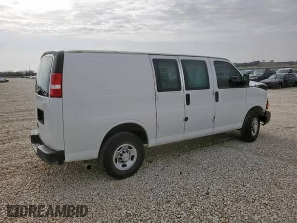 2020 Chevrolet Express Cargo with VIN 1GCWGAFP7L1127228, listed as a Copart auction lot 58584465 with 83,826 mi miles and Salvage title. Bid and sale history available at DreamBid. Image 3.