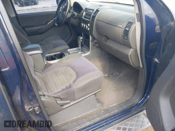 2006 Nissan Pathfinder SE z VIN 5N1AR18U16C658338, wystawiony jako IAAI lot #42180374 z przebiegiem 169 887 mil mil oraz . Historia ofert i sprzedaży dostępna na DreamBid. Obrazek 5.