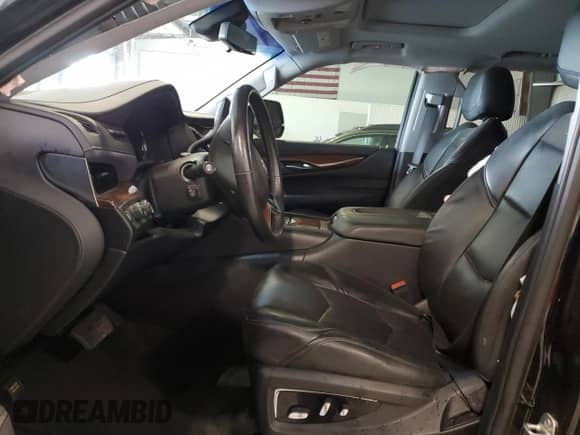 2019 Cadillac Escalade ESV Luxury с VIN 1GYS4HKJ2KR138634, выставлен на аукционе Copart как лот 53454755 с пробегом 104 098 миль миль и Списание • Salvage title. История ставок и продаж доступна на DreamBid. Изображение 7.