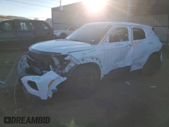 2022 Chevrolet TrailBlazer LS с VIN KL79MNSL8NB013099, выставлен на аукционе Copart как лот 83608234 с пробегом Не указан миль и На запчасти • Non repairable. История ставок и продаж доступна на DreamBid. Изображение 1.