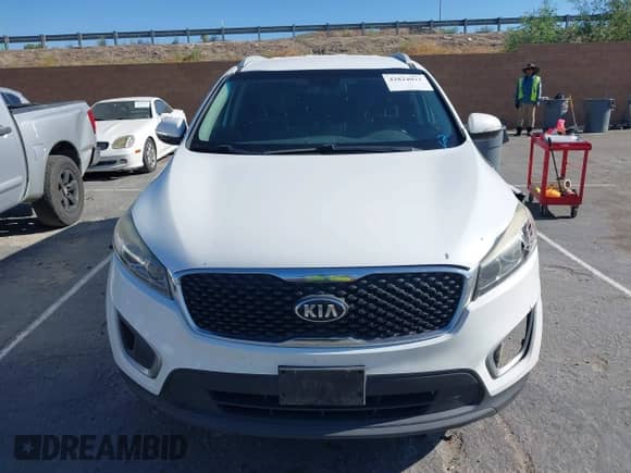 2018 Kia Sorento LX with VIN 5XYPG4A33JG344914, listed as a IAAI auction lot 42824031 with 165,949 mi miles and . Bid and sale history available at DreamBid. Image 12.