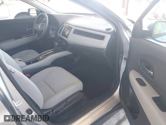 2021 Honda HR-V LX с VIN 3CZRU6H39MM718253, выставлен на аукционе IAAI как лот 43128996 с пробегом 17 053 миль миль и . История ставок и продаж доступна на DreamBid. Изображение 5.