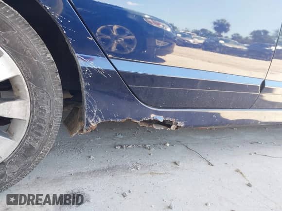 2009 Honda Civic with VIN 1HGFA15959L009469, listed as a IAAI auction lot 42267635 with 221,969 mi miles and . Bid and sale history available at DreamBid. Image 14.