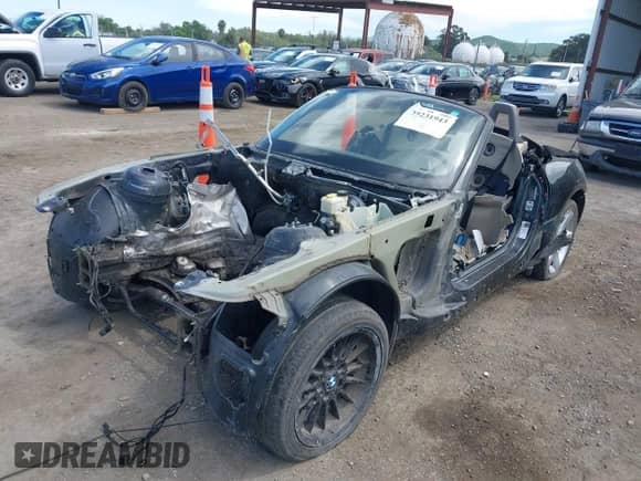 2006 BMW Z4 3.0i with VIN 4USBU33546LW67855, listed as a IAAI auction lot 39231943 with Not provided miles and . Bid and sale history available at DreamBid. Image 6.