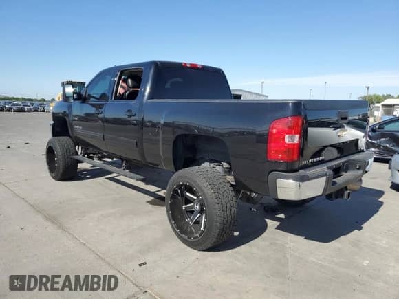 2011 Chevrolet Silverado 2500HD LTZ with VIN 1GC1KYC87BF143073, listed as a Copart auction lot 55778655 with 75,657 mi miles and Salvage title. Bid and sale history available at DreamBid. Image 2.