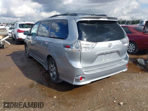 2011 Toyota Sienna SE with VIN 5TDXK3DC4BS158484, listed as a IAAI auction lot 41423843 with 162,939 mi miles and . Bid and sale history available at DreamBid. Image 3.