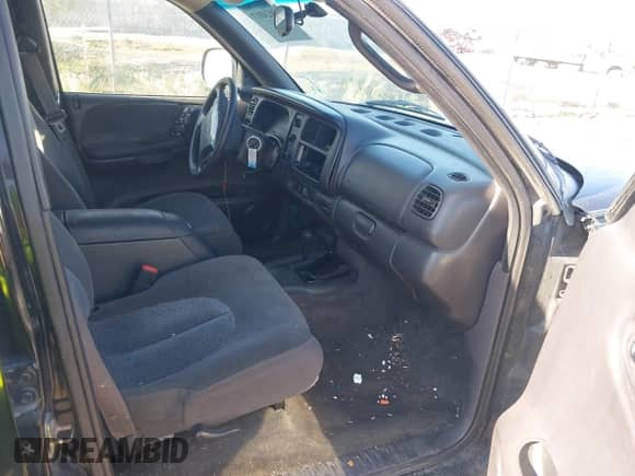 2000 Dodge Durango с VIN 1B4HS28N7YF281910, выставлен на аукционе IAAI как лот 42024817 с пробегом 200 283 миль миль и . История ставок и продаж доступна на DreamBid. Изображение 5.