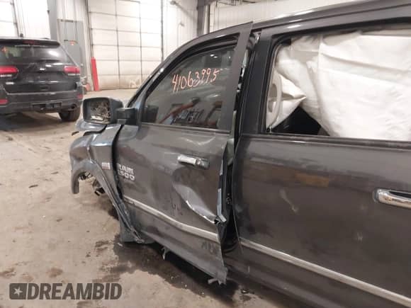 2017 Ram 1500 Laramie с VIN 1C6RR7NT7HS697280, выставлен на аукционе IAAI как лот 41063995 с пробегом 129 625 миль миль и . История ставок и продаж доступна на DreamBid. Изображение 20.