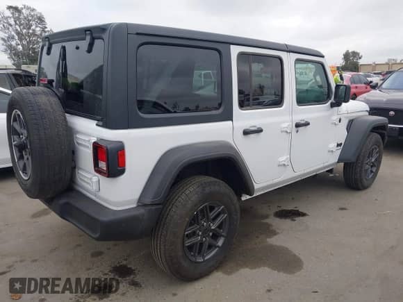 2025 Jeep Wrangler Willys z VIN 1C4PJXDN0SW555394, wystawiony jako IAAI lot #43321086 z przebiegiem 5 204 mil mil oraz . Historia ofert i sprzedaży dostępna na DreamBid. Obrazek 4.