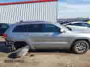 2018 Jeep Grand Cherokee Altitude z VIN 1C4RJEAGXJC429126, wystawiony jako IAAI lot #41300948 z przebiegiem 61 683 mil mil oraz . Historia ofert i sprzedaży dostępna na DreamBid. Obrazek 13.