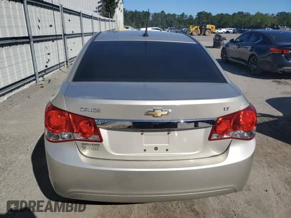2014 Chevrolet Cruze 2LT z VIN 1G1PE5SB6E7423460, wystawiony jako Copart lot #86853305 z przebiegiem 192 898 mil mil oraz Szkoda całkowita • Salvage title. Historia ofert i sprzedaży dostępna na DreamBid. Obrazek 6.