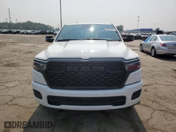 2025 Ram 1500 Big Horn z VIN 1C6RRFFG7SN501047, wystawiony jako Copart lot #59276945 z przebiegiem 21 325 mil mil oraz Szkoda całkowita • Salvage title. Historia ofert i sprzedaży dostępna na DreamBid. Obrazek 5.