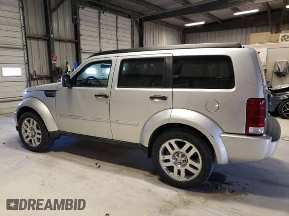 2010 Dodge Nitro Heat z VIN 1D4PT4GK8AW173741, wystawiony jako Copart lot #48310504 z przebiegiem 180 133 mil mil oraz Szkoda całkowita • Salvage title. Historia ofert i sprzedaży dostępna na DreamBid. Obrazek 2.