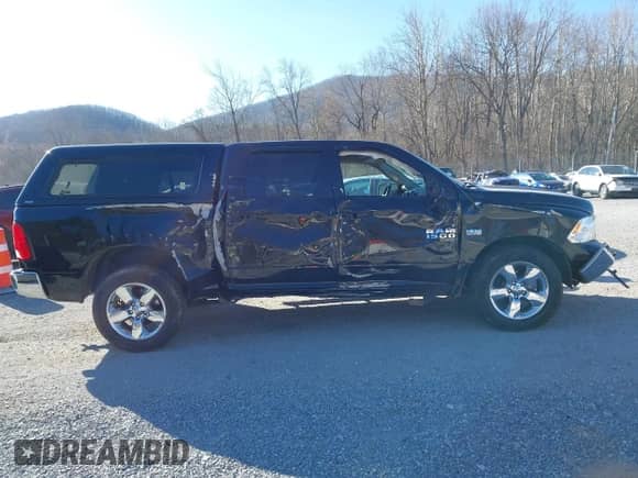 2019 Ram 1500 Big Horn z VIN 1C6RR7LT6KS691190, wystawiony jako IAAI lot #41845200 z przebiegiem 93 918 mil mil oraz . Historia ofert i sprzedaży dostępna na DreamBid. Obrazek 13.