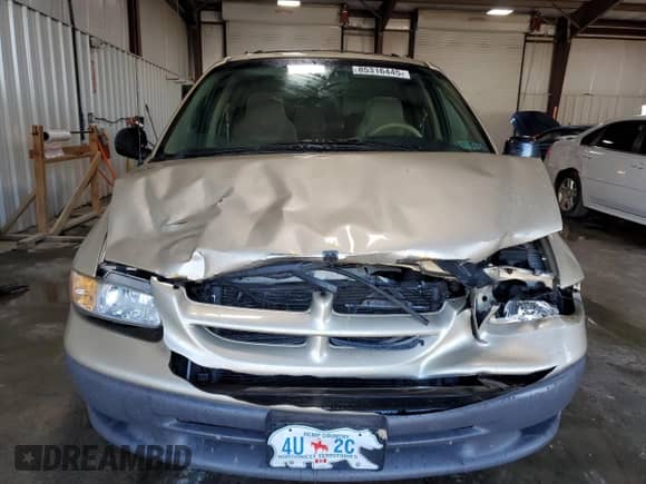 2000 Dodge Caravan SE z VIN 2B4GP45G0YR795752, wystawiony jako Copart lot #85316445 z przebiegiem 58 296 mil mil oraz Szkoda całkowita • Salvage title. Historia ofert i sprzedaży dostępna na DreamBid. Obrazek 5.