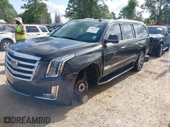 2017 Cadillac Escalade ESV Luxury с VIN 1GYS3HKJ3HR267557, выставлен на аукционе IAAI как лот 42083461 с пробегом 132 905 миль миль и . История ставок и продаж доступна на DreamBid. Изображение 2.