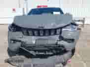 2019 Jeep Grand Cherokee Altitude z VIN 1C4RJEAGXKC832489, wystawiony jako IAAI lot #43379107 z przebiegiem 56 584 mil mil oraz . Historia ofert i sprzedaży dostępna na DreamBid. Obrazek 12.