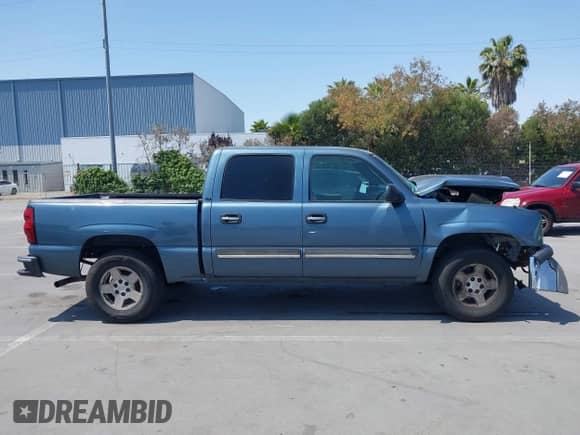2007 Chevrolet Silverado 1500 LT3 z VIN 2GCEK13Z771156812, wystawiony jako IAAI lot #42443520 z przebiegiem Nie podano mil oraz . Historia ofert i sprzedaży dostępna na DreamBid. Obrazek 13.