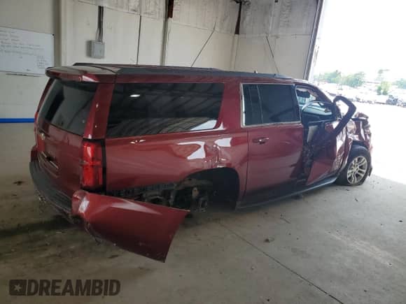 2017 Chevrolet Suburban LT z VIN 1GNSKHKCXHR223055, wystawiony jako Copart lot #60140275 z przebiegiem Nie podano mil oraz Szkoda całkowita • Salvage title. Historia ofert i sprzedaży dostępna na DreamBid. Obrazek 3.