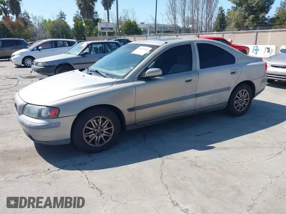 2004 Volvo S60 с VIN YV1RS64A842389787, выставлен на аукционе IAAI как лот 41853856 с пробегом 54 305 миль миль и . История ставок и продаж доступна на DreamBid. Изображение 2.