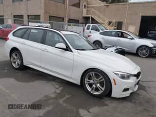 2016 BMW 3 Series 328i xDrive z VIN WBA8G5C51GK442736, wystawiony jako IAAI lot #43401113 z przebiegiem 125 033 mil mil oraz . Historia ofert i sprzedaży dostępna na DreamBid. Obrazek 1.