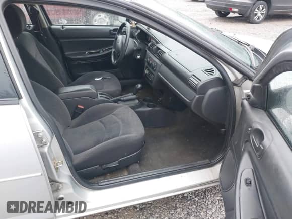 2004 Dodge Stratus SE with VIN 1B3EL36X84N289741, listed as a IAAI auction lot 41468238 with 181,685 mi miles and . Bid and sale history available at DreamBid. Image 5.