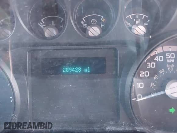 2013 Ford F-250 XL z VIN 1FT7X2A66DEB77864, wystawiony jako IAAI lot #41464637 z przebiegiem 289 428 mil mil oraz . Historia ofert i sprzedaży dostępna na DreamBid. Obrazek 15.