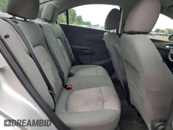 2014 Chevrolet Sonic LS z VIN 1G1JA5SH1E4197657, wystawiony jako Copart lot #69608785 z przebiegiem 44 056 mil mil oraz Czysty tytuł • Clean title. Historia ofert i sprzedaży dostępna na DreamBid. Obrazek 10.