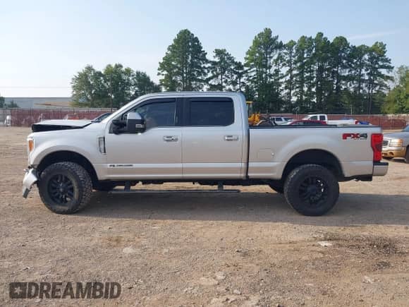 2019 Ford F-250 XL with VIN 1FT7W2BT0KED09618, listed as a IAAI auction lot 43151751 with 159,947 mi miles and . Bid and sale history available at DreamBid. Image 14.