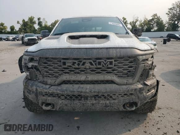 2025 Ram 1500 RHO z VIN 1C6SRFUP7SN573287, wystawiony jako Copart lot #71635885 z przebiegiem 9 502 mil mil oraz Szkoda całkowita • Salvage title. Historia ofert i sprzedaży dostępna na DreamBid. Obrazek 5.
