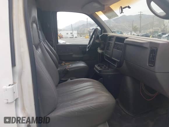 2004 Chevrolet Express Cargo with VIN 1GCFG15X241101221, listed as a IAAI auction lot 42012481 with 139,786 mi miles and . Bid and sale history available at DreamBid. Image 5.