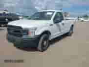 2018 Ford F-150 XL z VIN 1FTMF1CB9JKE60749, wystawiony jako IAAI lot #43389724 z przebiegiem 30 648 mil mil oraz . Historia ofert i sprzedaży dostępna na DreamBid. Obrazek 2.
