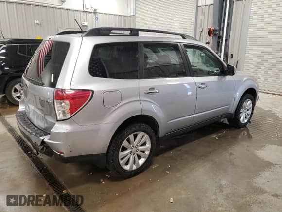2012 Subaru Forester X Premium z VIN JF2SHBDC0CH431365, wystawiony jako Copart lot #68971585 z przebiegiem 71 752 mil mil oraz Czysty tytuł • Clean title. Historia ofert i sprzedaży dostępna na DreamBid. Obrazek 3.