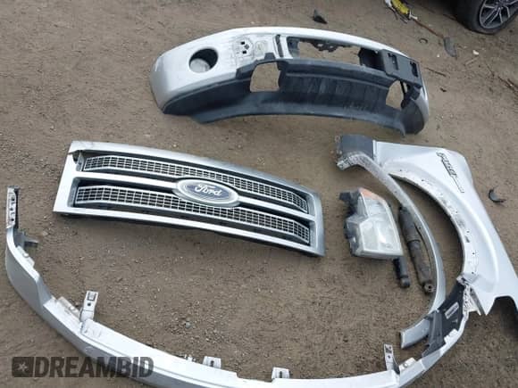 2011 Ford F-150 XLT z VIN 1FTFW1ET8BFD18868, wystawiony jako IAAI lot #41971839 z przebiegiem 266 627 mil mil oraz . Historia ofert i sprzedaży dostępna na DreamBid. Obrazek 12.