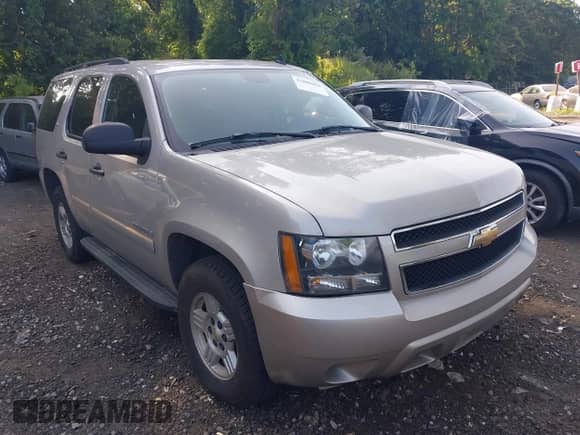 2008 Chevrolet Tahoe LS с VIN 1GNFC13C08J164519, выставлен на аукционе IAAI как лот 42800694 с пробегом 103 163 миль миль и . История ставок и продаж доступна на DreamBid. Изображение 1.
