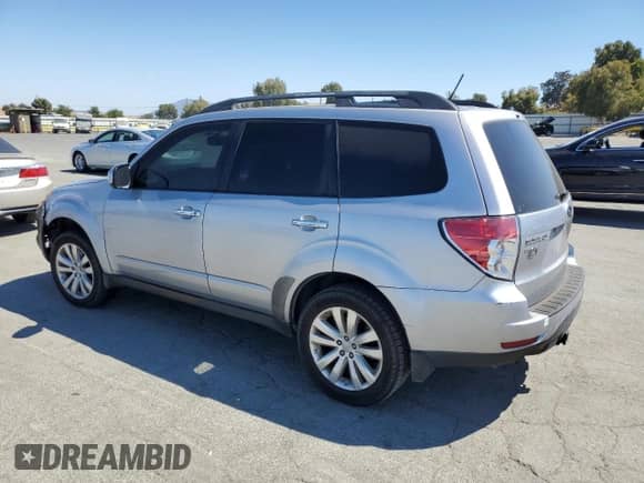 2012 Subaru Forester X Premium z VIN JF2SHADC3CG432803, wystawiony jako Copart lot #69251745 z przebiegiem 163 514 mil mil oraz Czysty tytuł • Clean title. Historia ofert i sprzedaży dostępna na DreamBid. Obrazek 2.