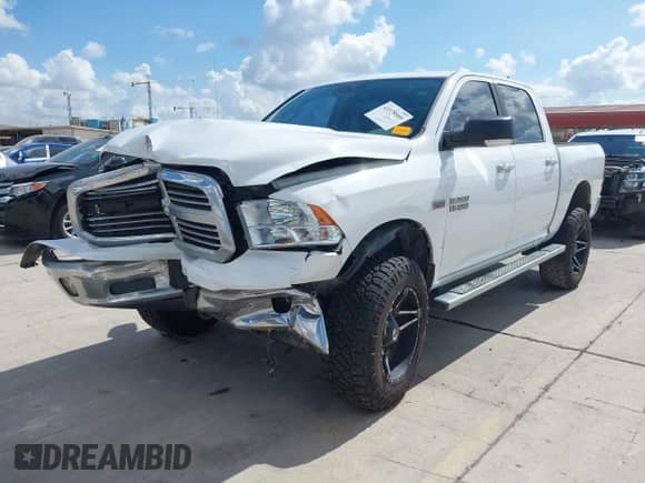 2017 Ram 1500 Big Horn z VIN 1C6RR7LT2HS511048, wystawiony jako IAAI lot #43375989 z przebiegiem 111 436 mil mil oraz . Historia ofert i sprzedaży dostępna na DreamBid. Obrazek 2.