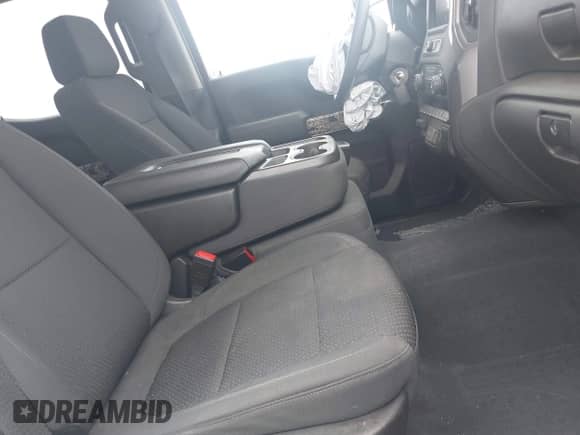 2022 Chevrolet Silverado 1500 Custom Trail Boss z VIN 3GCPYCEL6NG108492, wystawiony jako IAAI lot #42362191 z przebiegiem 46 701 mil mil oraz . Historia ofert i sprzedaży dostępna na DreamBid. Obrazek 5.