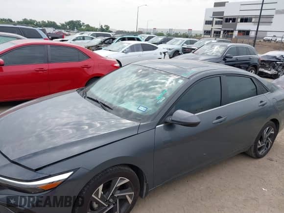 2024 Hyundai Elantra SEL с VIN KMHLS4DGXRU761920, выставлен на аукционе IAAI как лот 43064401 с пробегом 14 433 миль миль и . История ставок и продаж доступна на DreamBid. Изображение 6.