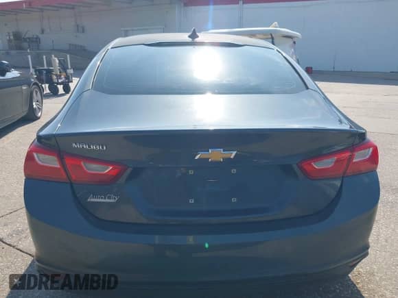 2017 Chevrolet Malibu LS с VIN 1G1ZB5ST2HF200725, выставлен на аукционе IAAI как лот 43550128 с пробегом 167 980 миль миль и . История ставок и продаж доступна на DreamBid. Изображение 17.