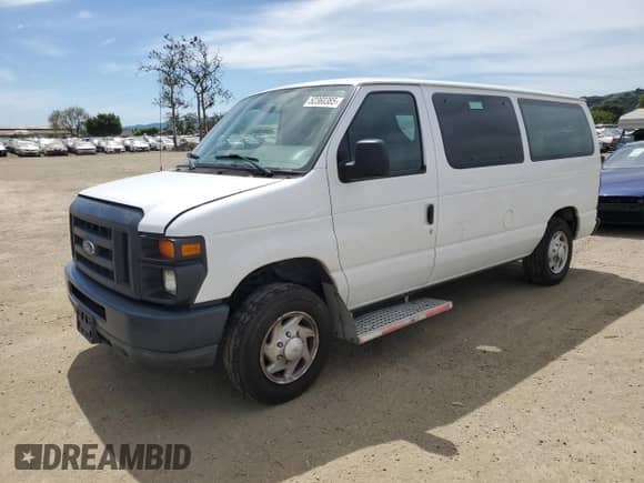 2014 Ford Econoline Cargo Commercial with VIN 1FTNE1EWXEDA22372, listed as a Copart auction lot 52360385 with 128,803 mi miles and Clean title. Bid and sale history available at DreamBid. Image 1.