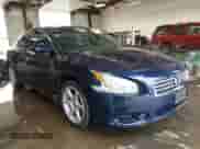 2014 Nissan Maxima S z VIN 1N4AA5AP2EC455471, wystawiony jako IAAI lot #42851850 z przebiegiem 141 250 mil mil oraz . Historia ofert i sprzedaży dostępna na DreamBid. Obrazek 1.