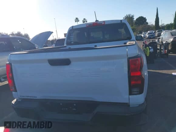 2024 Chevrolet Colorado 2WD Work Truck с VIN 1GCGSBEC9R1213754, выставлен на аукционе IAAI как лот 41300690 с пробегом 667 миль миль и . История ставок и продаж доступна на DreamBid. Изображение 16.