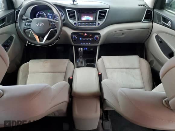 2016 Hyundai Tucson Sport z VIN KM8J3CA22GU194302, wystawiony jako Copart lot #81349045 z przebiegiem 105 220 mil mil oraz Czysty tytuł • Clean title. Historia ofert i sprzedaży dostępna na DreamBid. Obrazek 8.